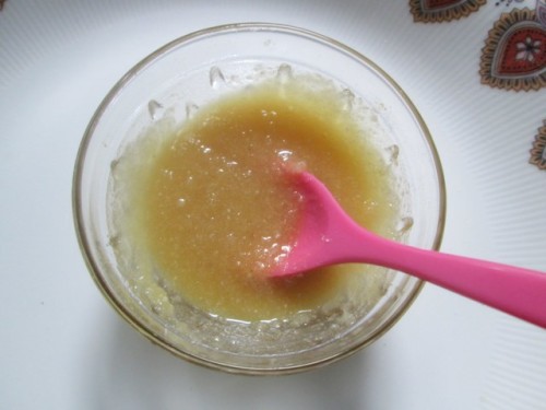  have dry skin, add few drops of almond oil to this rice honey mixture